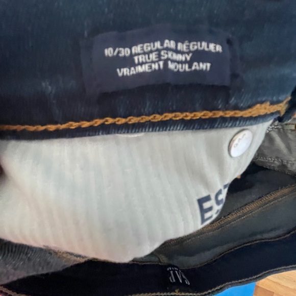 Never worn, Size 30, gap , high rise , button fly, curvy true skinny jeans - Picture 6 of 6